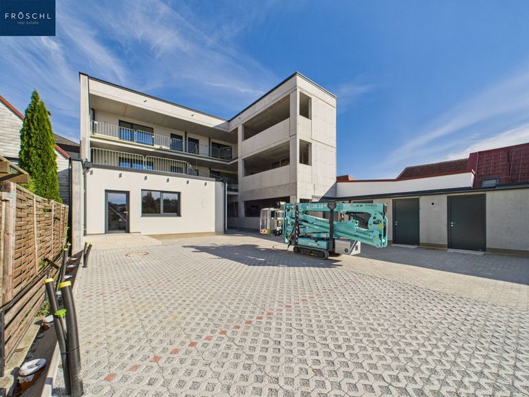 Ansicht der Anlage vom Parkplatz - Pic 1