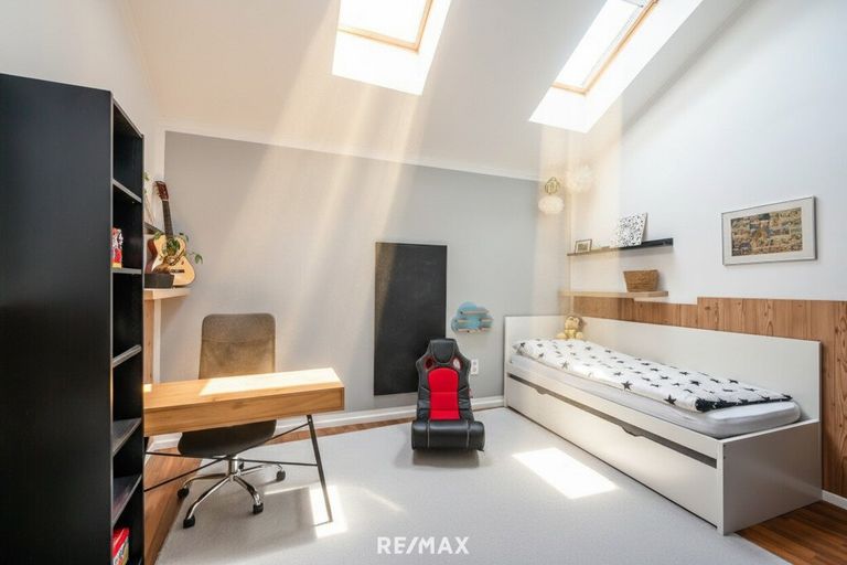 3. Schlafzimmer mit bis zu 3,70m Deckenhöhe