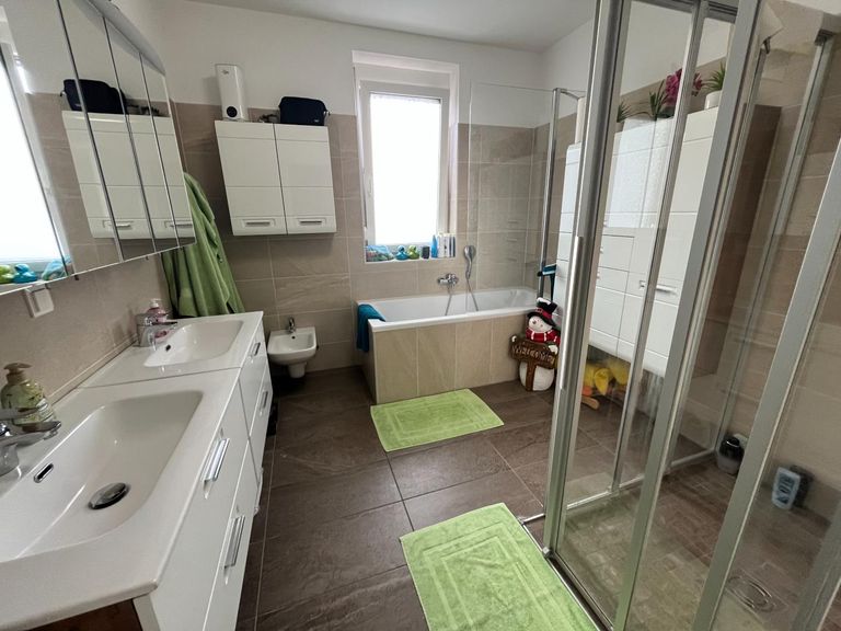 1. Obergeschoss - Badezimmer