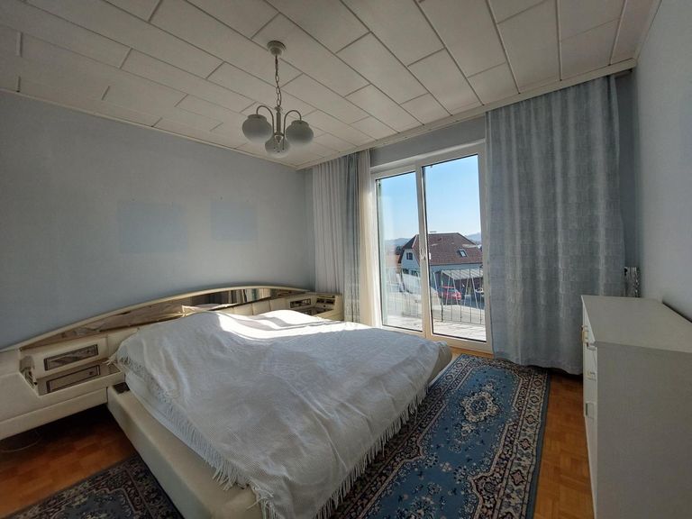 Haus 1 OG Schlafzimmer mit Balkon