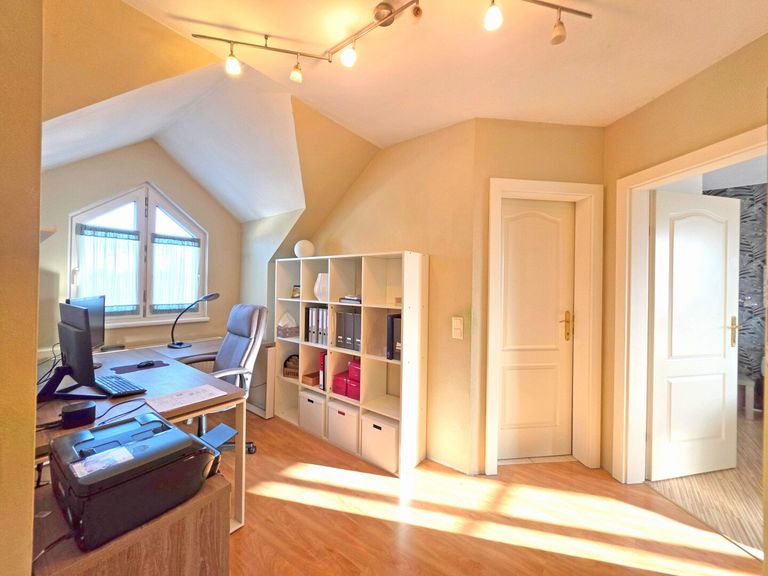 Diele und Arbeitsbereich im OG