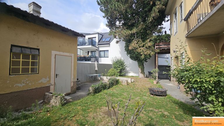 Eingang zum Grundstück, Garte, Gartenhütte