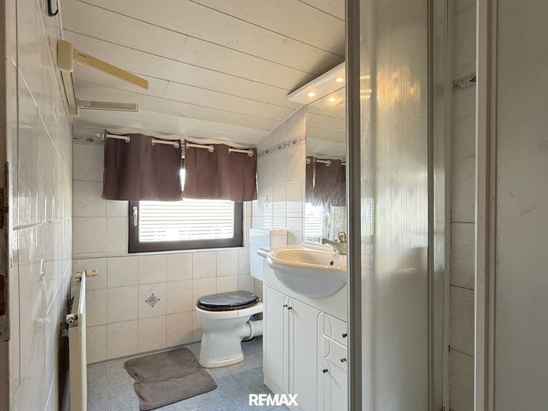 Wohneinheit 2 - Badezimmer Obergeschoss