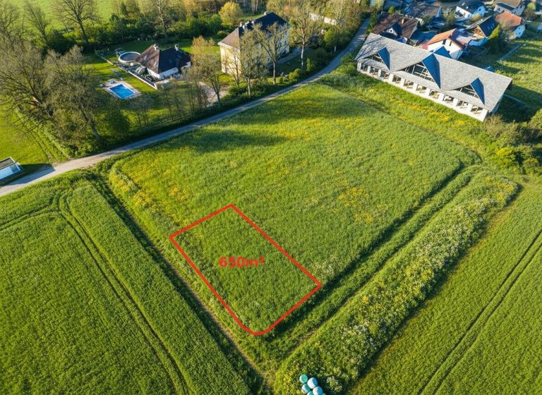 Luftbild mit eingezeichnetem Grundstück