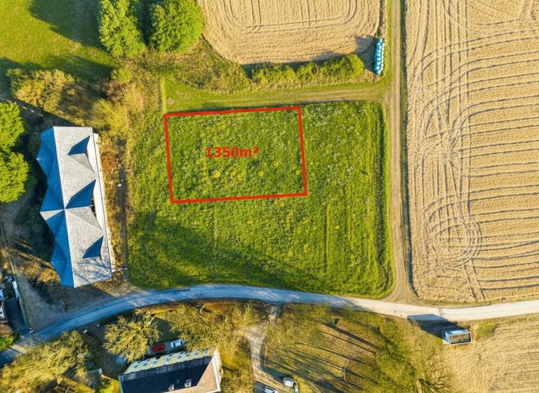 Luftbild über dem Baugrundstück