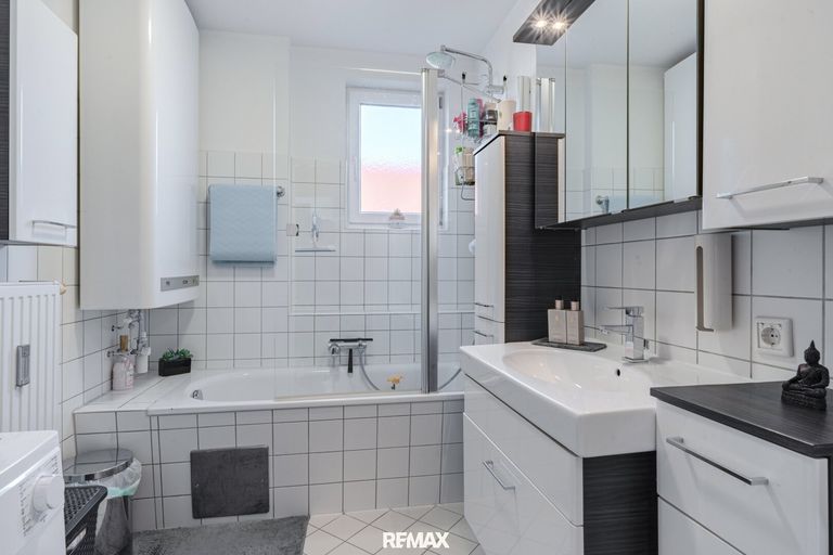 Badezimmer mit Wanne