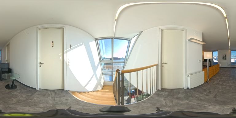 Diele mit Treppe Obergeschoß