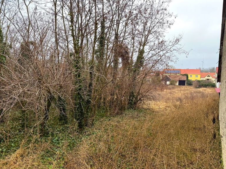 Grundstück-Ansicht von hinterer Stra´ße