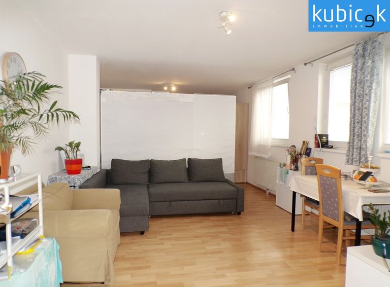 Wohn-/Esszimmer mit integrierter Küche