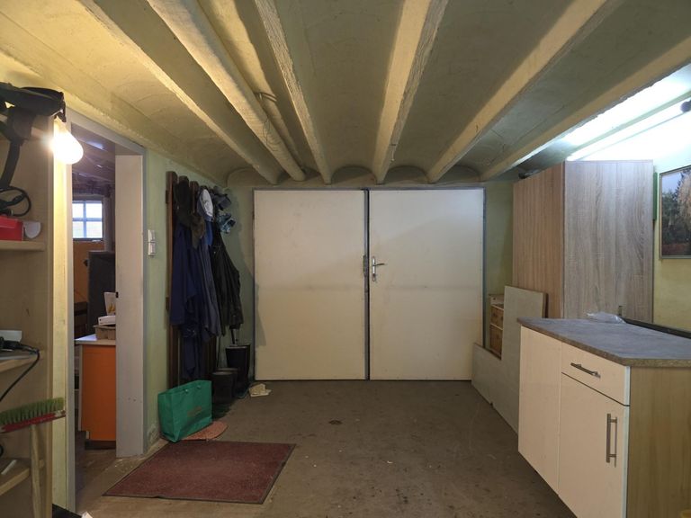 21 2000 EFH Garage