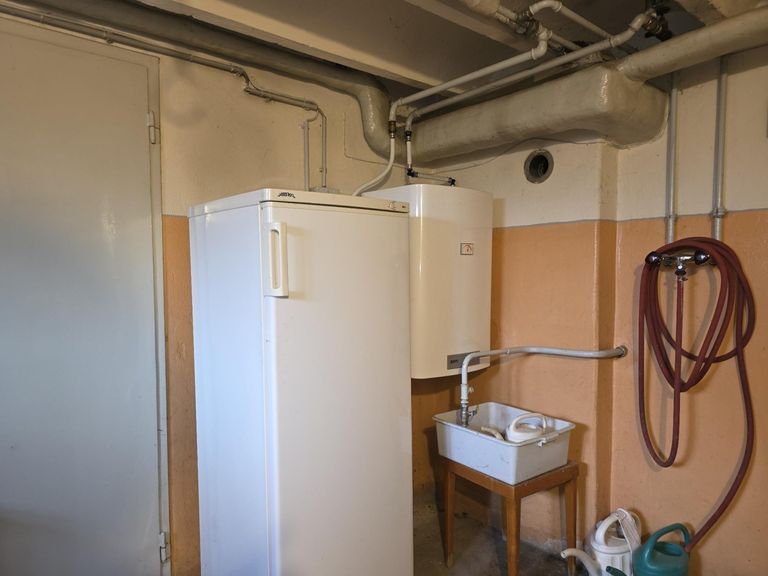 16 2000 EFH Waschküche