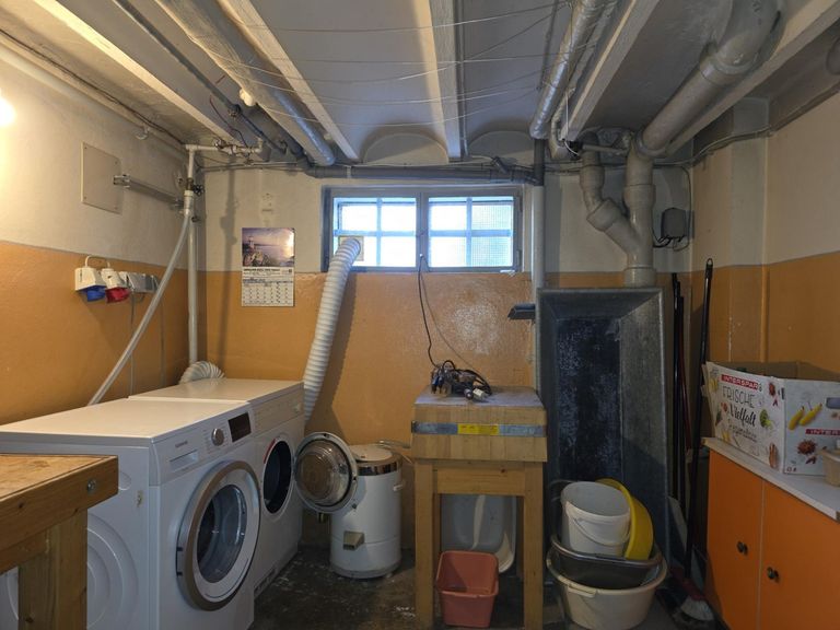 17 2000 EFH Waschküche