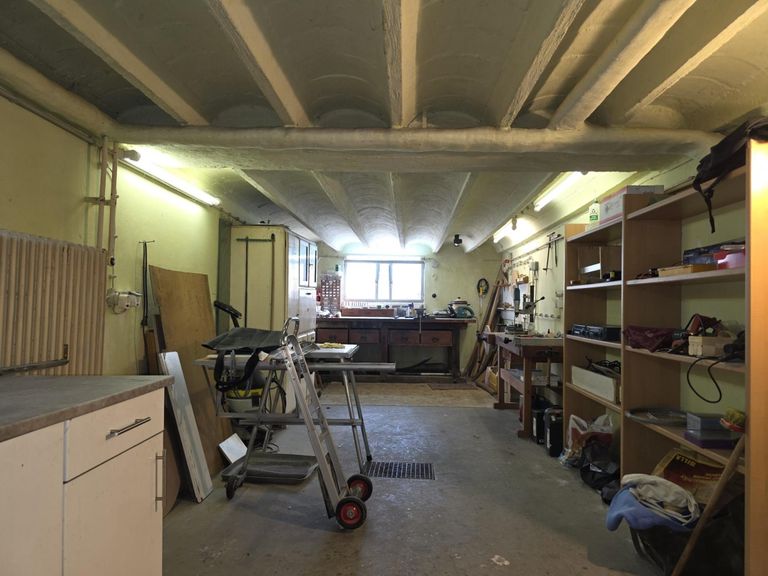 20 2000 EFH Garage