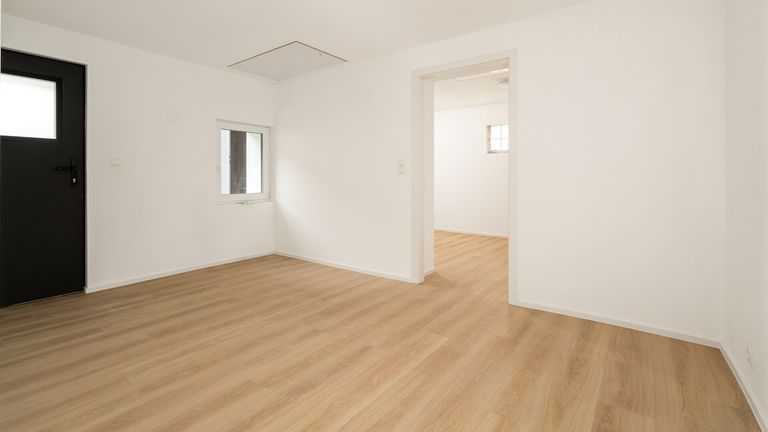 Schlafzimmer 1 / Durchgang zu Zimmer 2