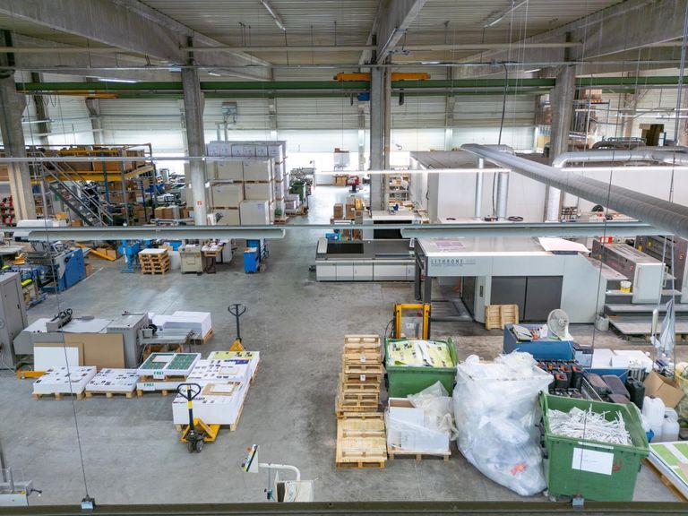 Innenansicht der Lager- und Produktionsfläche