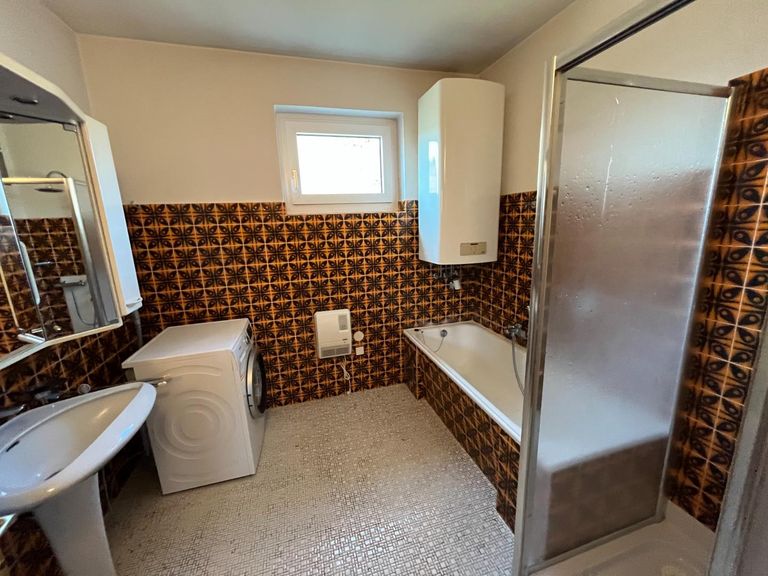 Erdgeschoss - Badezimmer