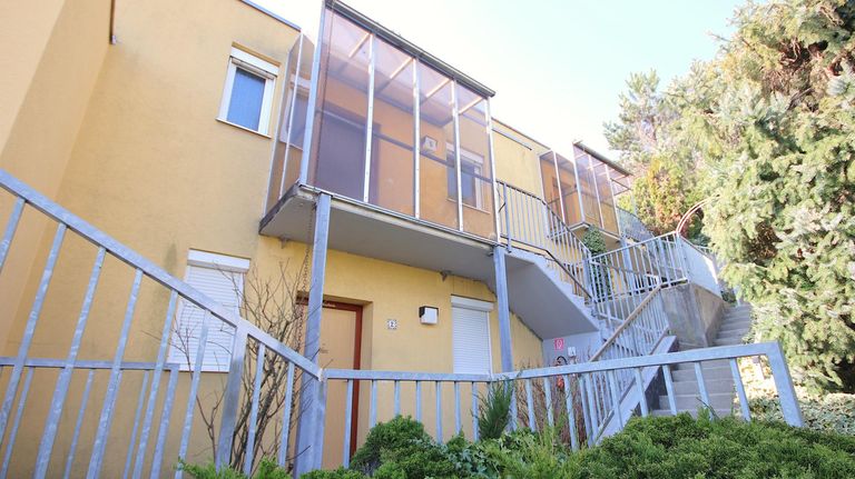 Zugang zur Wohnung im OG