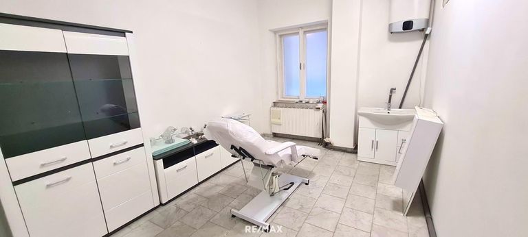 Raum 2 Geschäftslokal