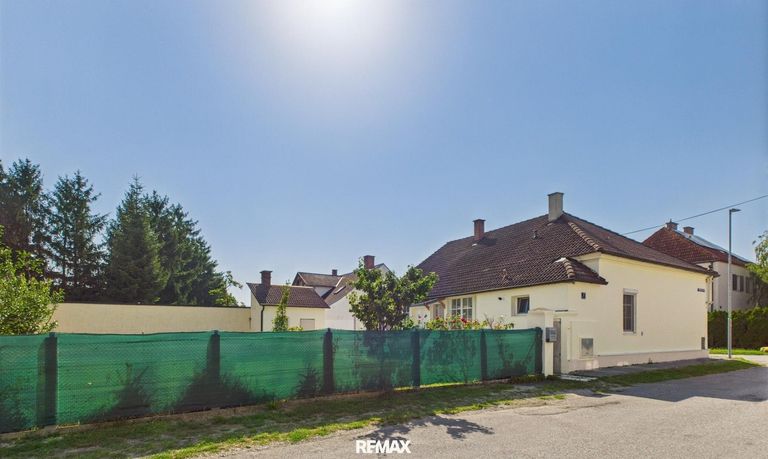 Straßenansicht seitlich