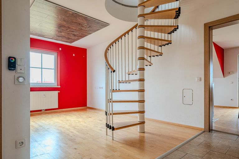 Stiegenaufgang_ehemaliger Essbereich