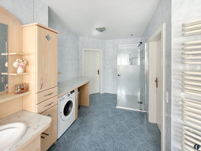 Badezimmer im OG
