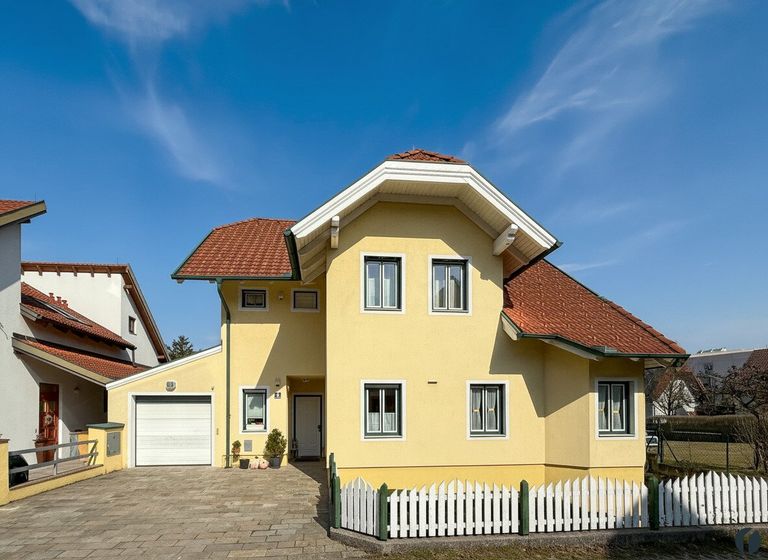 Außenansicht von der Straße aus