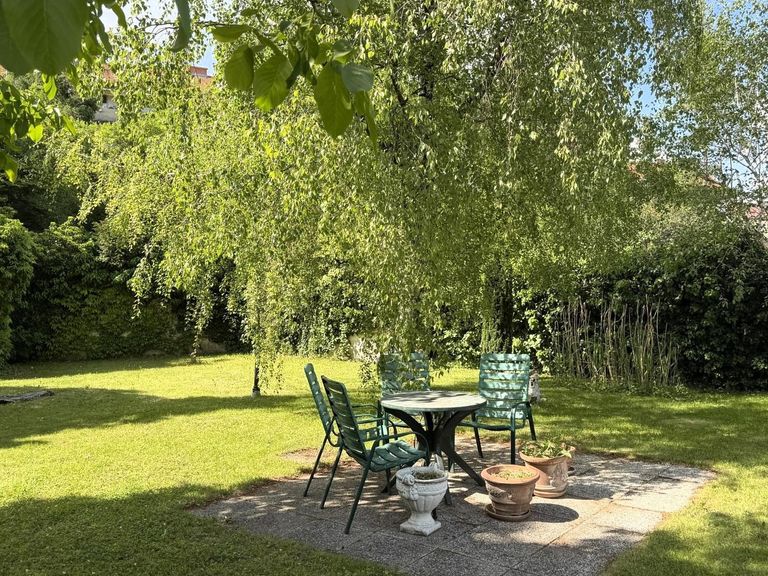 Außenbereich / Eigengarten mit Outdoor-Pool