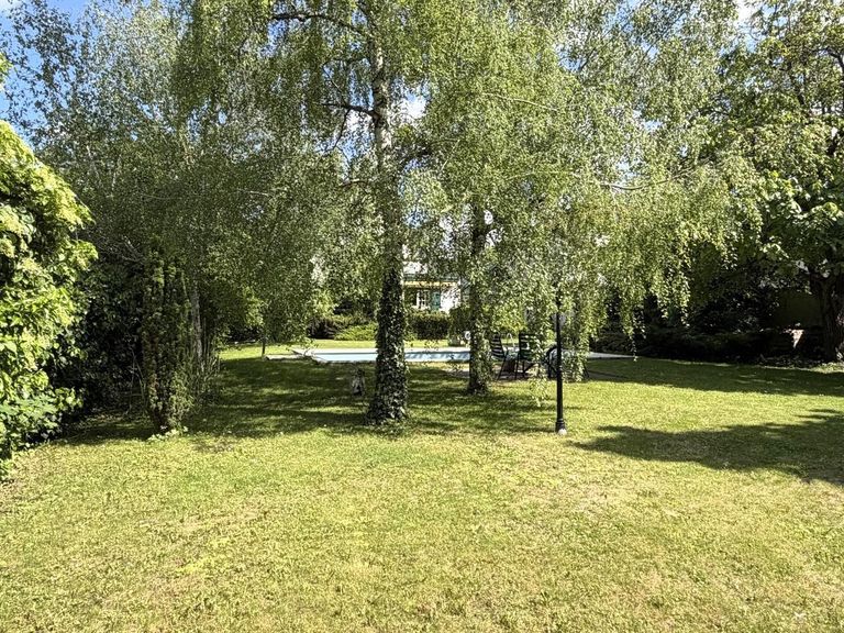 Außenbereich / Eigengarten mit Outdoor-Pool