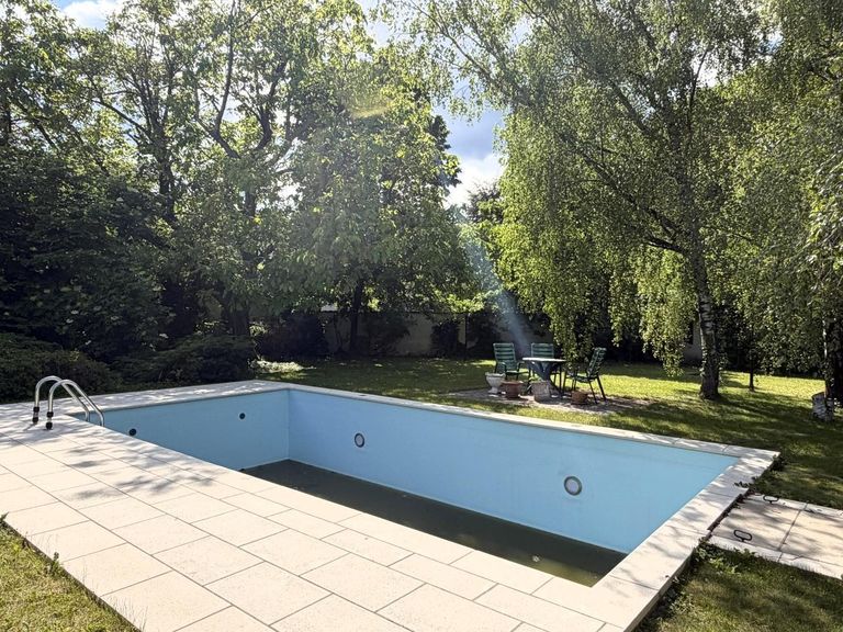 Außenbereich / Eigengarten mit Outdoor-Pool