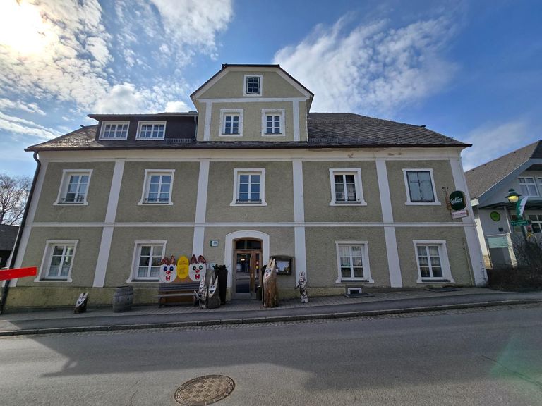 Sicht zum Haupteingang