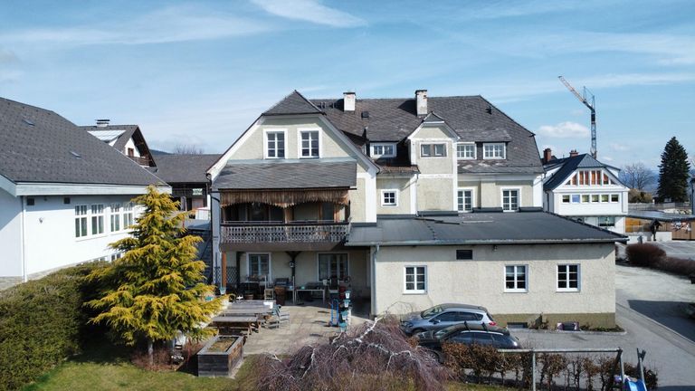 Drohnenfoto Gebäude von hinten