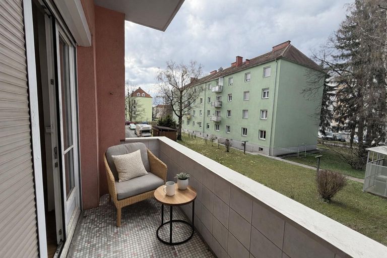 Einrichtungsbeispiel Loggia