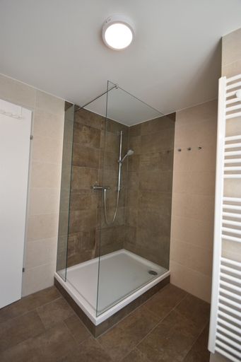 Badezimmer - Moderne und geräumige 3 Zimmer Wohnung mit großem Balkon Miete Grödig Salzburg