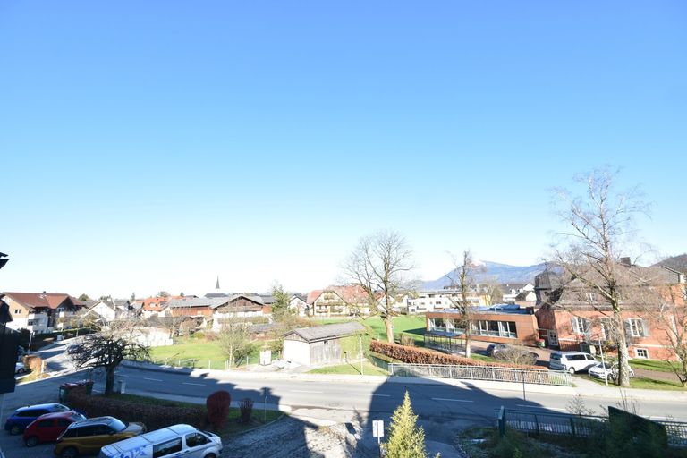 Ausblick - Moderne und geräumige 3 Zimmer Wohnung mit großem Balkon Miete Grödig Salzburg