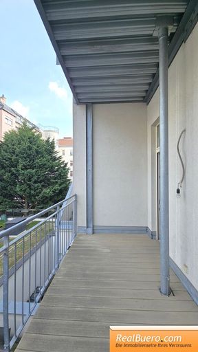 hofseitige Freifläche