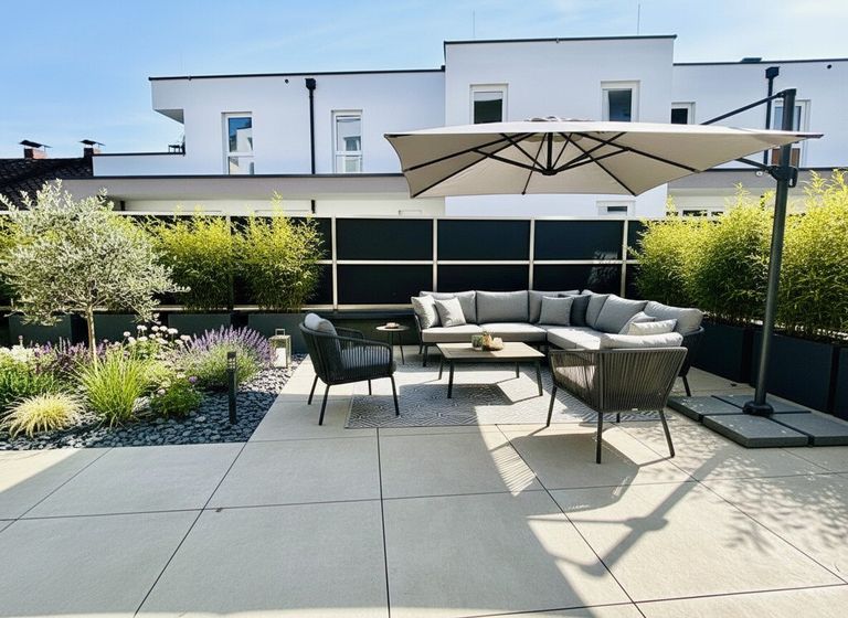 Terrasse mit KI generiertem Gestaltungsvorschlag