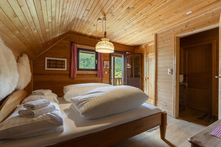 Schlafzimmer 1 mit Balkon