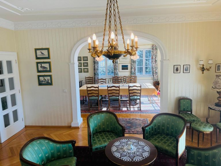 EG Blick durch die Räumlichkeiten