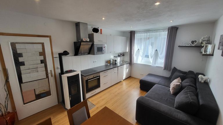 Küche mit Wohn-Essbereich