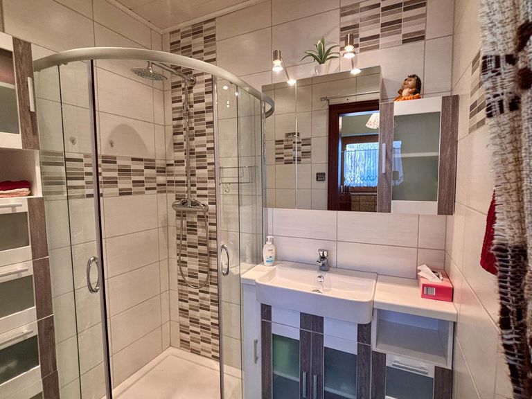 Zweite Wohneinheit Badezimmer