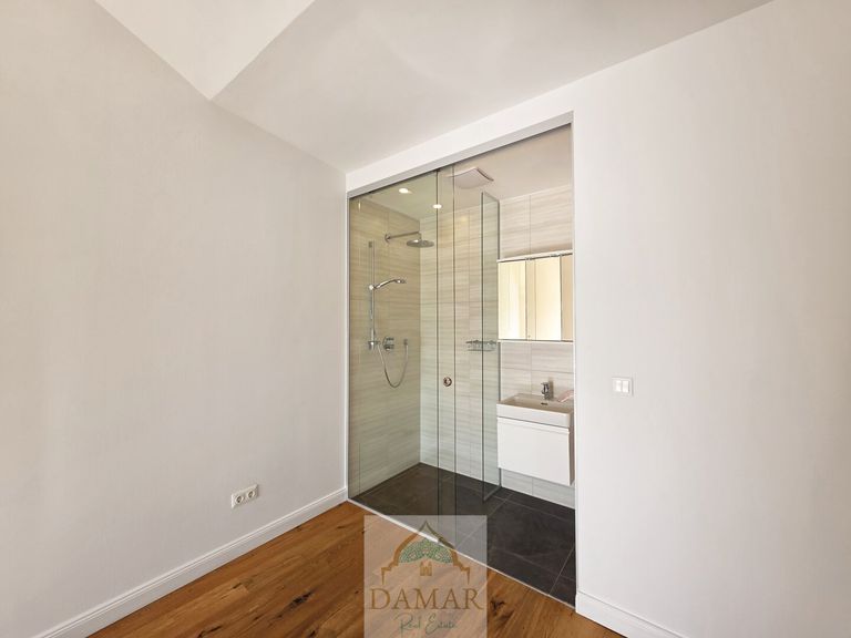 1. Schlafzimmer mit Dusche