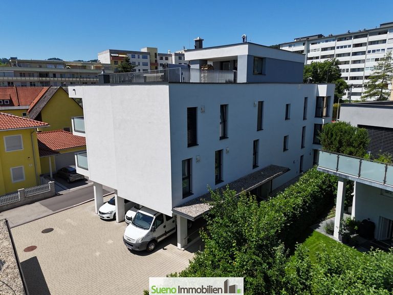 Drohne Gebäude-Rückseite