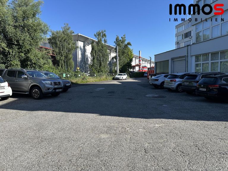 PKW-Stellplätze für Mitarbeiter anmietbar