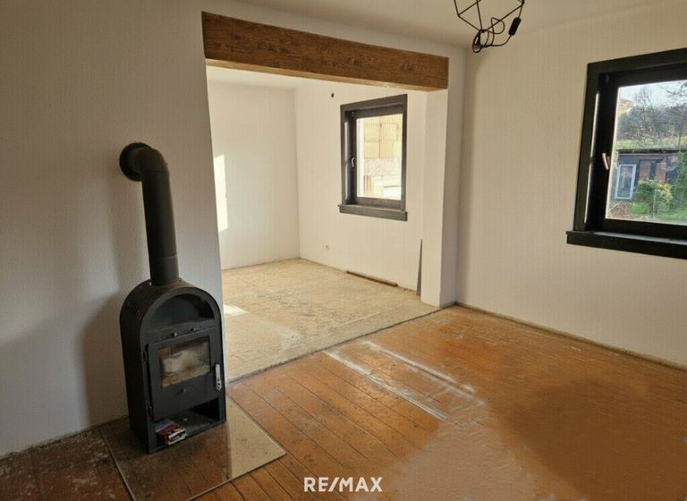 Wohn-/Essbereich mit Zugang Küche