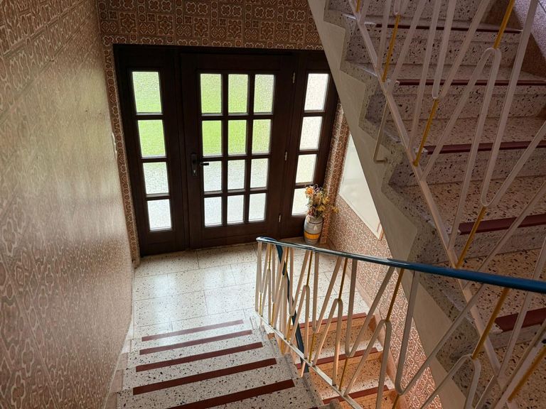 Stiegenhaus - Eingangstüre