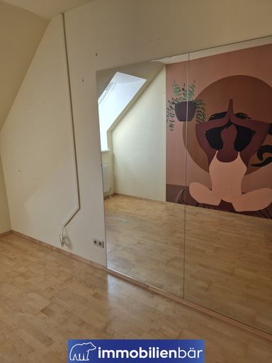 Yogazimmer mit Spiegel