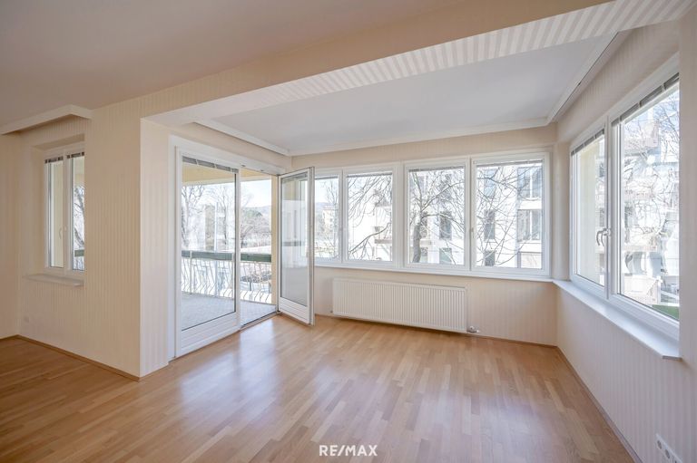 Wohnzimmer | Ausgang Balkon