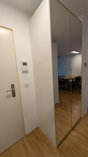 ZUR ABLÖSE: Kasten Vorzimmer