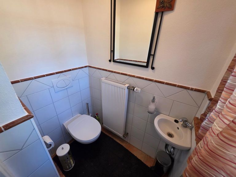 7_WC Halbstock