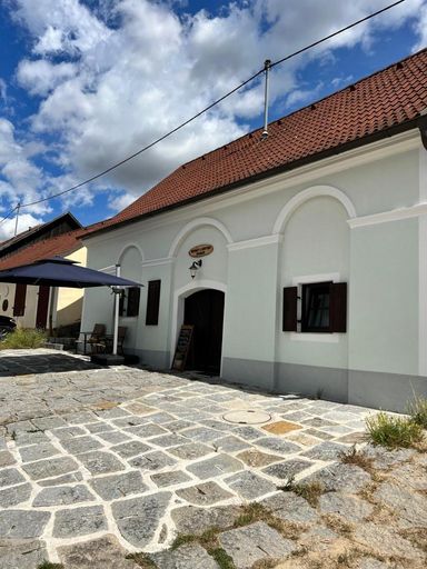 Keller außen